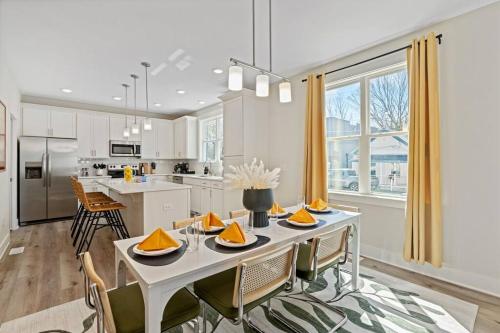 3bd Contemporary in Raleigh: 5mins to Downtown in Raleigh, USA