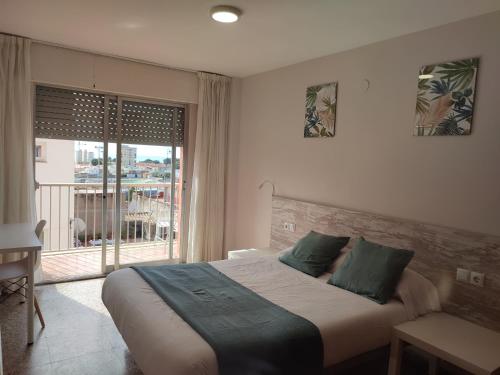 Hostal Garamar - main image