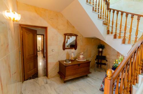 Előcsarnok, Villa Taala con terraza in Los Nietos