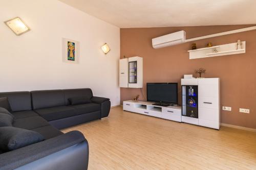 Three-Bedroom Apartment with Terrace
