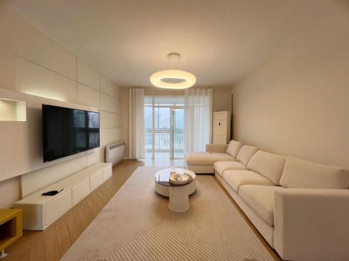 Shanghai Jing'an Temple Designer Boutique Large Four Rooms Apartment