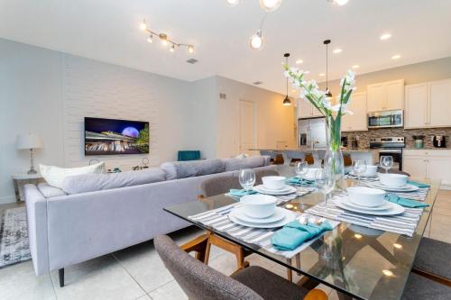 162 CD - FESTIVAL - Amazing 4 bed Private Pool thumb 2