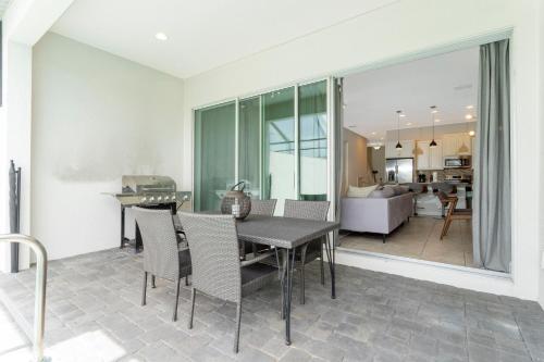 Charming 4BR w Private Pool Festival Gated Resort - 편의 시설/서비스