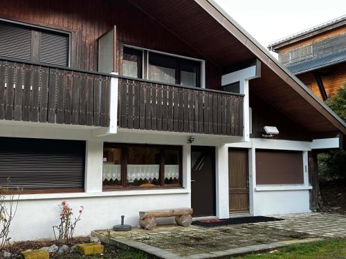 Viesnīcas āriene, "Chez Muttie" At the heart of Thollon Resort between lake and mountain in Thollon-les-Memises