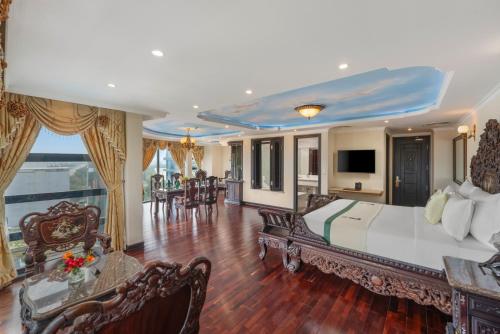 room detail thumbnail 0