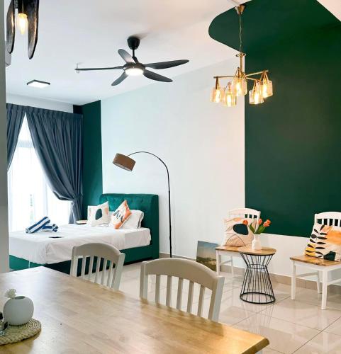 Chill Hotel Style Home couple in Larkin