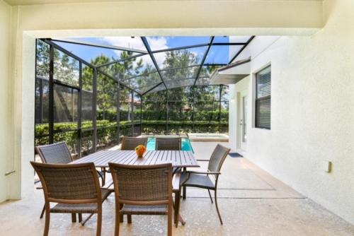 Five-Bedroom House image 10