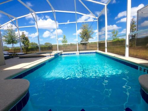 Beautiful and Spacious 5 Bed Pool Home home