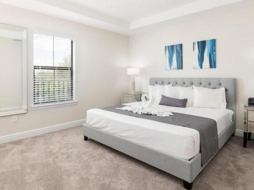 Peaceful 3Bed Town Home in Balmoral Resort-3SLTTH2 condo in Haines City, USA
