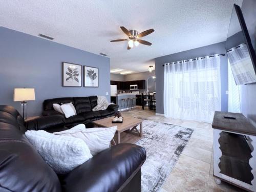 Privacy 4 Bed 3 Bath Pool Home with Spa home in Kissimmee, USA
