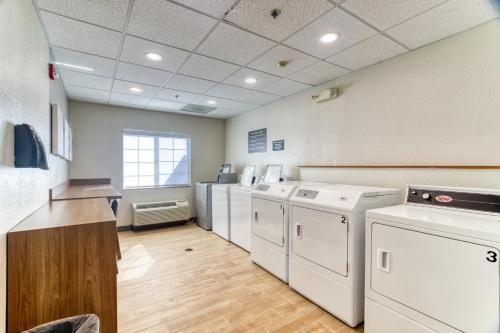 Candlewood Suites New Bern - image 2