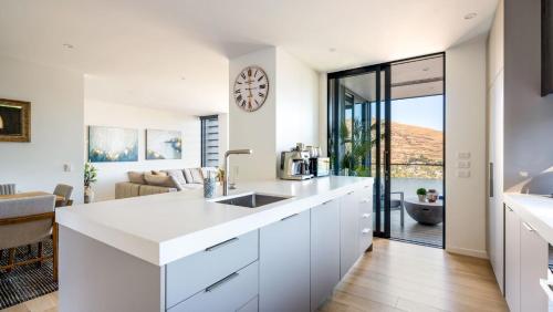 The Tiers- Hot Tub- AC- BBQ- Free Parking - image 8
