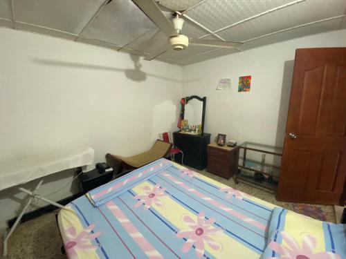Double Room with Shared Bathroom image 4