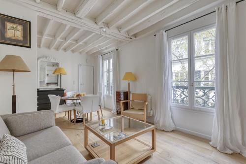 Tranquil Heaven up to 4 guests - Heart of Paris 07, París
