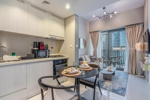 Modern Brand New 1 BR Apartment in ZADA Tower, Dubai (Foto 6)