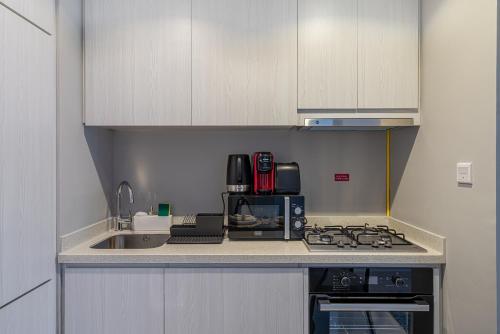 Modern Brand New 1 BR Apartment in ZADA Tower, Dubai (Foto 7)