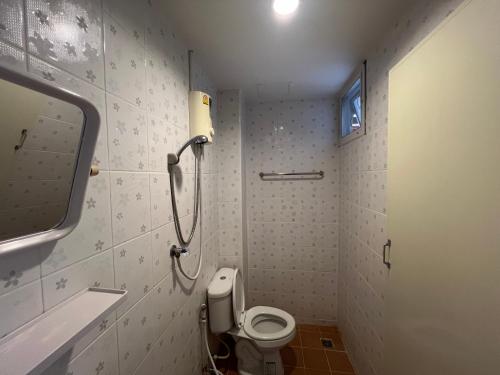 Zimmer mit 2 einzelbetten, balkon