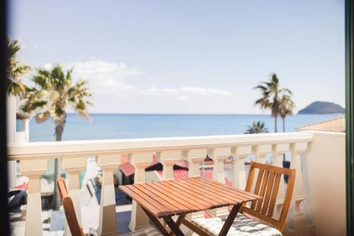 Manthos Beachfront Apartments, by ZanteWize 4