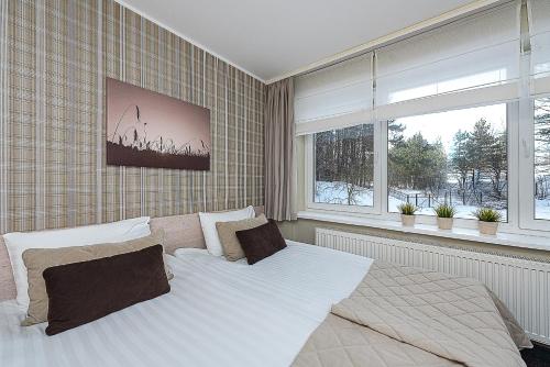 2 bedrooms, 3 beds