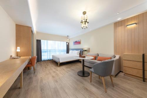 room detail thumbnail 1