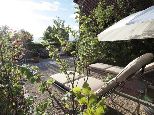 Holiday home in West Flanders with garden and bubble bath