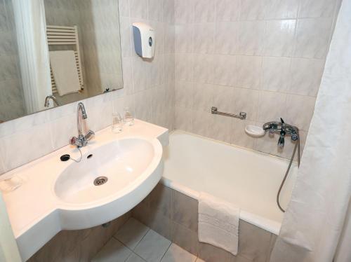 Palatinus Grand Hotel - image 3