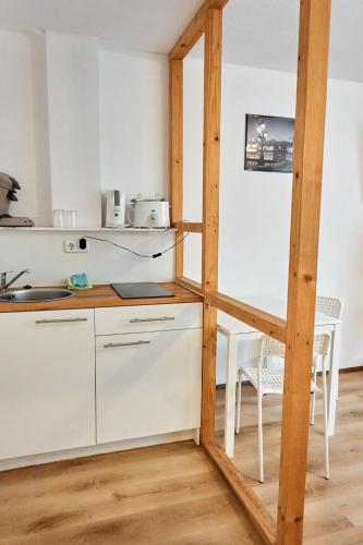 Apartment with Shower image 10