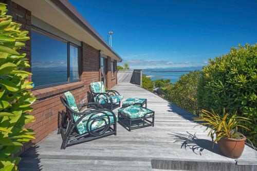 Aquavista - Beautiful Views over Tasman Bay in Britannia Heights