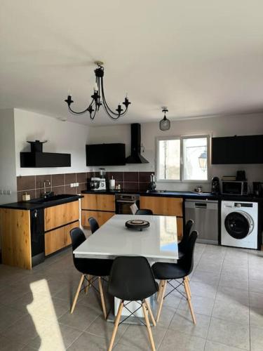 Appartement tout équipé - Location saisonnière - Les Granges-Gontardes