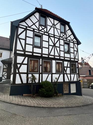 Pension Krone Sternenfels in Lampertheim