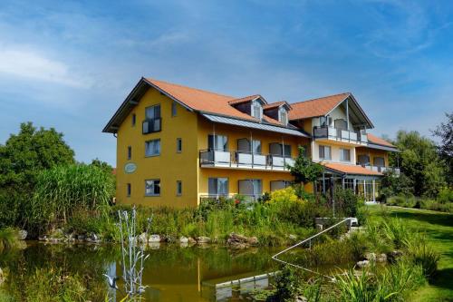 Landhotel Larenzen - Hotel - Kirchham