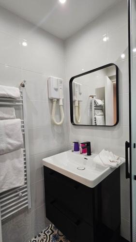 Panam Hotel - Place Gambetta-Mairie de gambetta - image 3