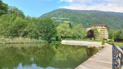 SANDRA Haus KMB Seeappartement am Ossiacher See mit direktem Seezugang und Hallenbad