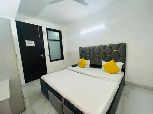 Hotel 24&7 - Malviya Nagar