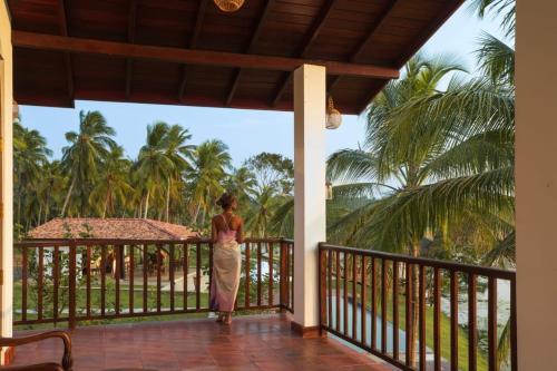 Deluxe Double Room with Balcony image 10