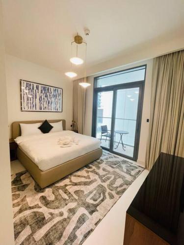 Marina Vista Luxury: 1-BR with Breathtaking Views, Dubai (photo 2)