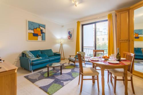 The Strand - Apartment By The Sea Sliema - Happy Rentals