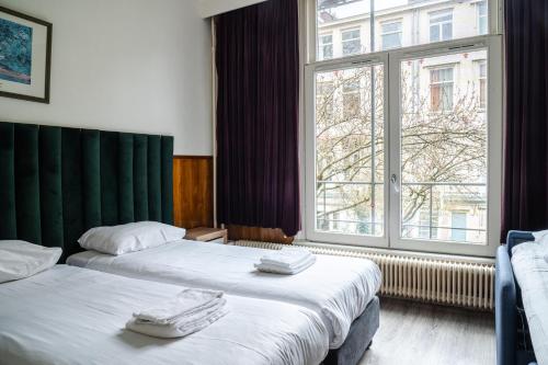 Standard Quadruple Room with Private Bathroom  image 4