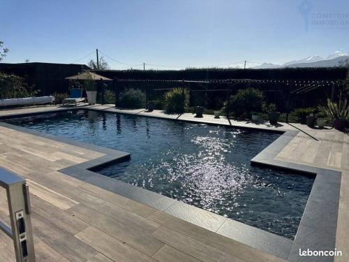 Maison de vacances avec piscine proche mer et montagne