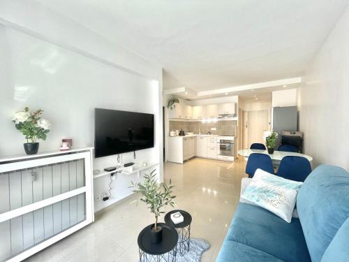 Two-Bedroom Apartment image 6