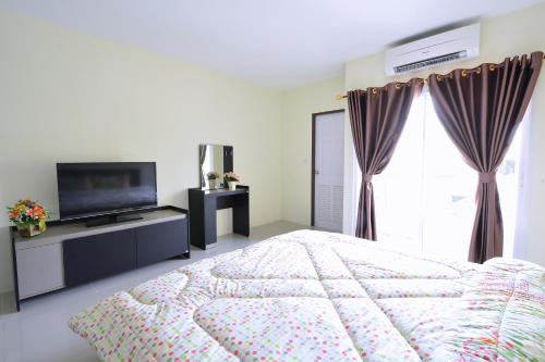 42 เพลซ เซอร์วิซ อพาร์ตเมนต์ (42 Place Service Apartment) near สวนหลวงร.9