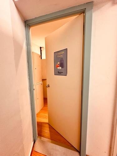Mediterranean Hostel Barcelona - image 9