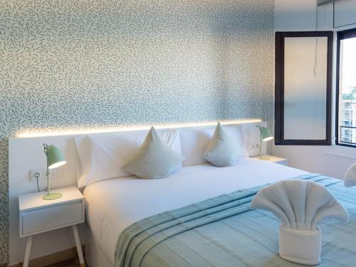 One-Bedroom Apartment image 10