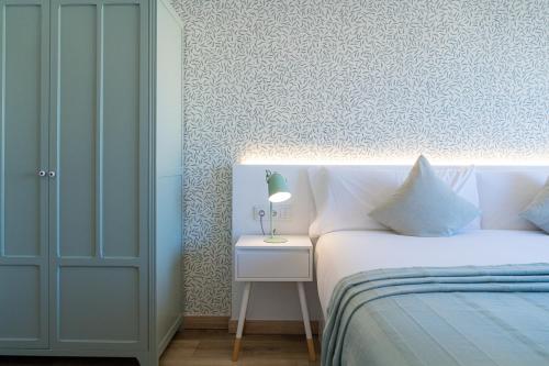 One-Bedroom Apartment image 7