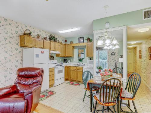 Cozy Corner Whispering Pines 421 in Pigeon Forge, USA