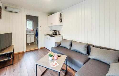 Beautiful Home In Bjärnum With Wifi (Beautiful Home In Bjarnum With Wifi) in Ubbalt
