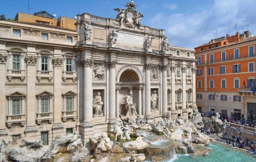 Beautiful Apartment In Roma With Kitchenette - image 11