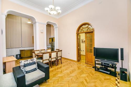 Apartment AzNeft Lux