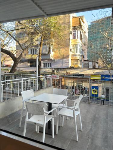 Spacious Fancy Apartment, Tirana (photo 10)