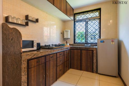 Kitchen, EKOSTAY - Utopian Villa with Jacuzzi in Marra